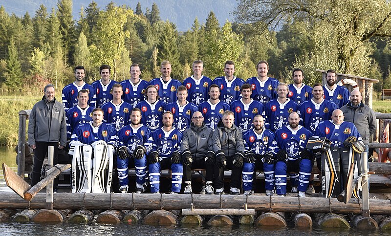 File:Teamfoto ERC Lechbruck 2022.jpg