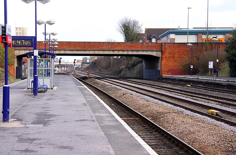 File:The A339 Greenham Road Bridge in Newbury - geograph.org.uk - 1683494.jpg