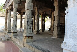 Pillared hall Thirunelvayil (5).jpg