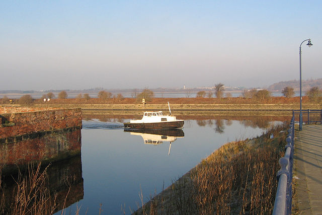 Tidal dock at the end of the Bridgewater Canal in 2004