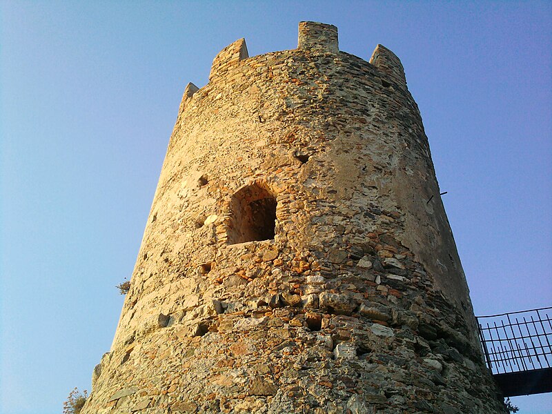 File:Torre Saracena di Palmi.jpg