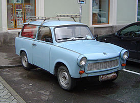 Une Trabant 601, automobile emblématique de la République démocratique allemande puis de l'Europe centrale des années 1960 à 1980. (définition réelle 1 460 × 1 076)