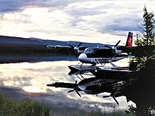 Twin Otter di Sungai Mackenzie dekat Normal Wells.jpg