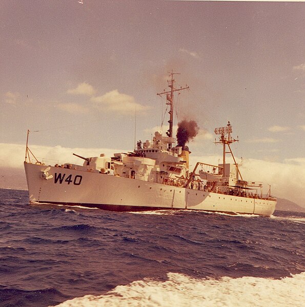 File:USCGCWinnebagoWHEC40Color.jpg