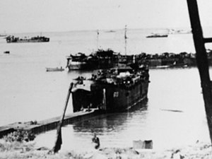 USS LST-613 in May 1945 (Cropped).jpg