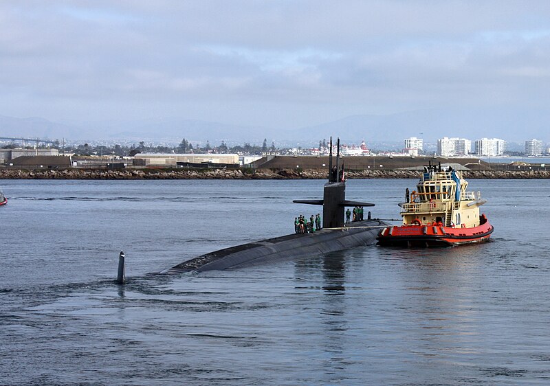 File:US Navy 101116-N-4047W-005 The Los Angeles-class attack submarine USS San Francisco (SSN 711) departs for its six-month western Pacific Ocean.jpg