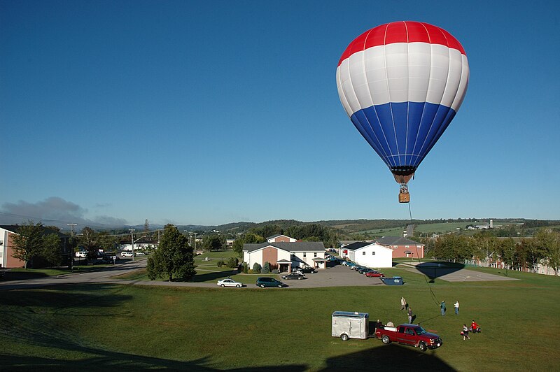 File:Upper campus balloon.jpg