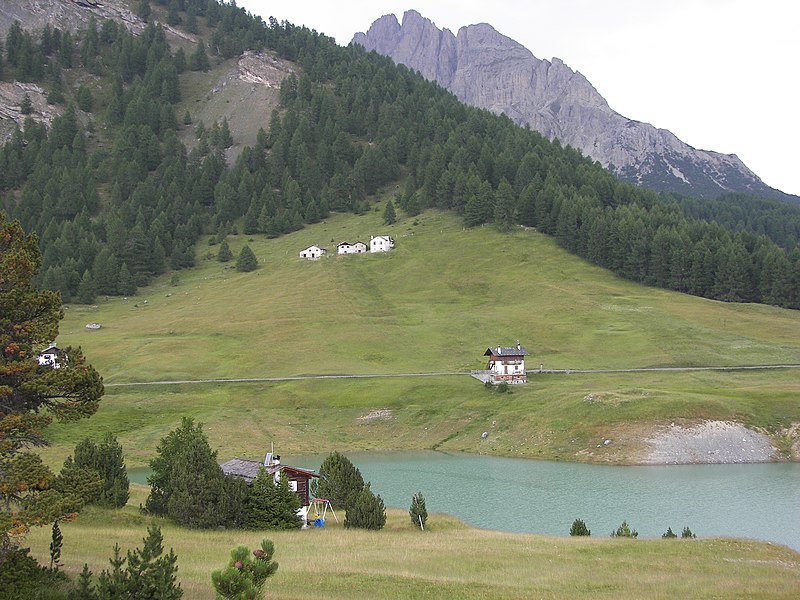 File:Valdidentro, Province of Sondrio, Italy - panoramio.jpg