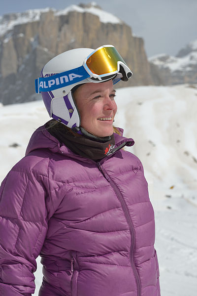 File:Verena Stuffer alpine downhill racer.jpg