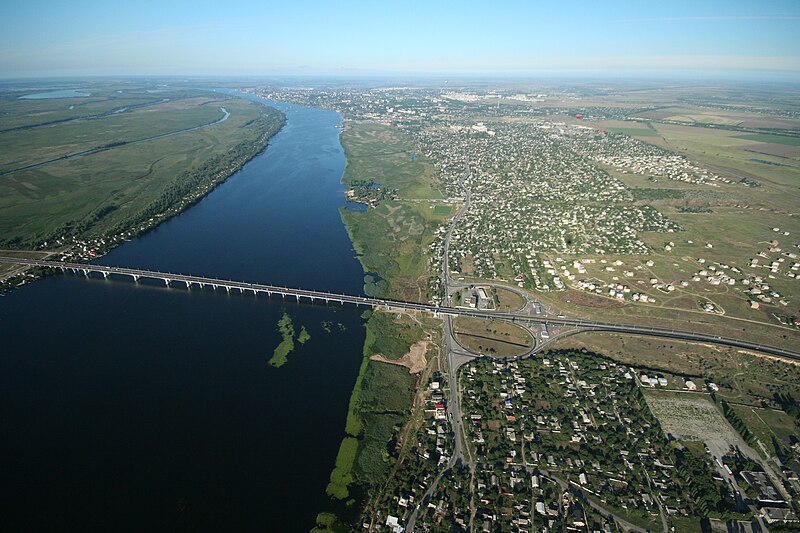 File:View of Kherson and Antonovskiy bridge, 2006.jpg