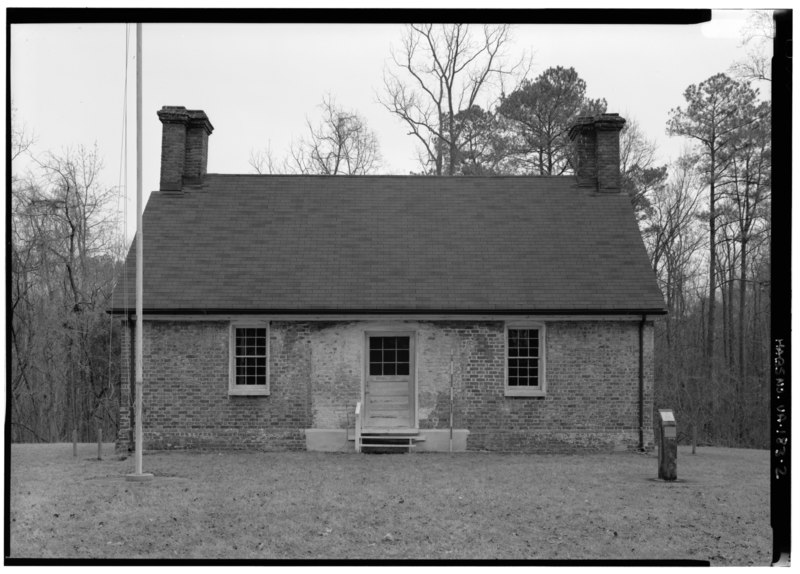 File:View of Kiskiack looking west to east at the west (front) elevation, with scale - Kiskiack, Naval Mine Depot, State Route 238 vicinity, Yorktown, York County, VA HABS VA,100-YORK.V,2-2.tif