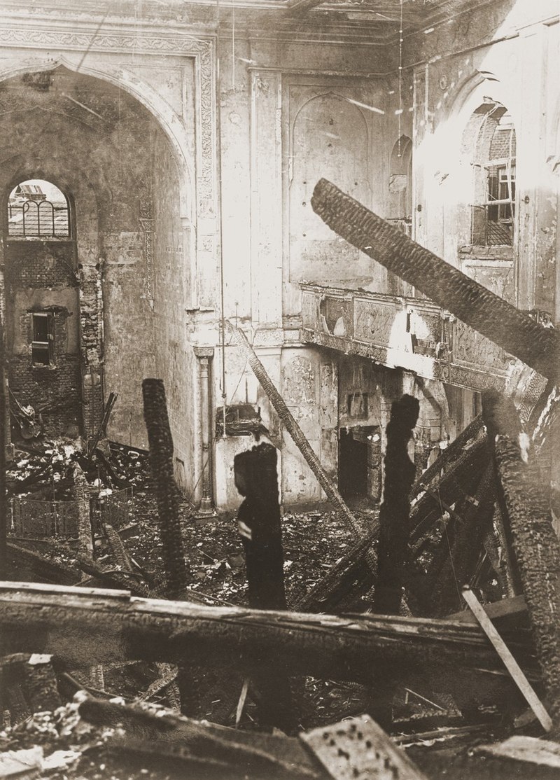 View of the old synagogue in Aachen after its destruction during Kristallnacht 03.jpg