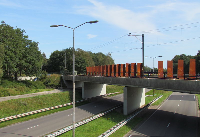 File:Voorheen station Emmen Bargeres.jpg