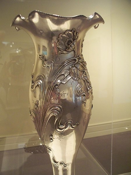 File:WLA ima vase.jpg