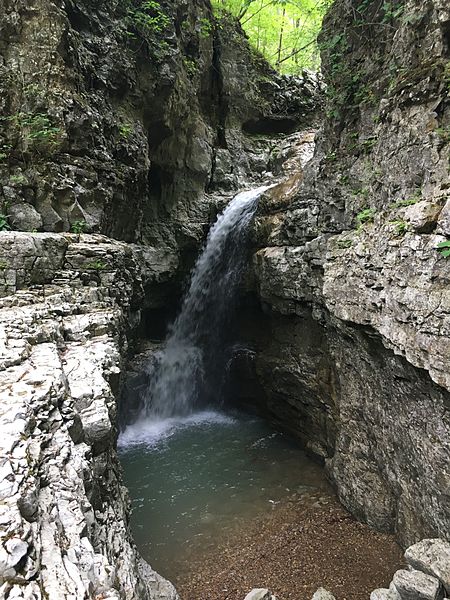 File:Walls of Jericho waterfall.JPG