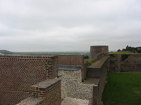 Walls of Montreuil-sur-Mer, France.JPG