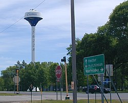 Cosmos menara air dilihat dari persimpangan Minnesota State jalan Raya 4 dan 7