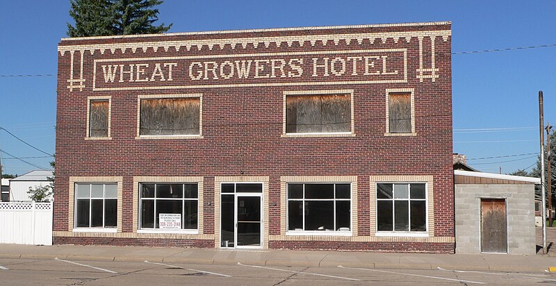 File:Wheat Growers Hotel from E.JPG