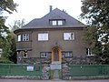 Villa mit Einfriedung