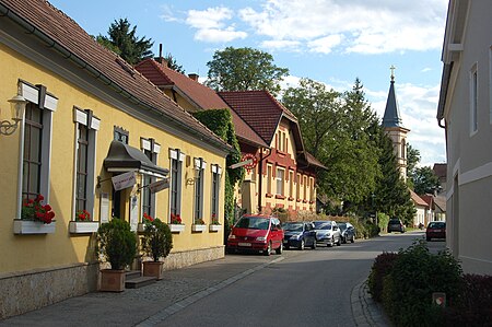 Winzendorf Hauptstr 01