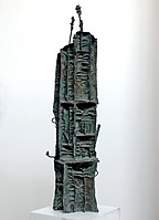 Zámek III, (1967), bronz, výška 165 cm, AJG Hluboká nad Vltavou