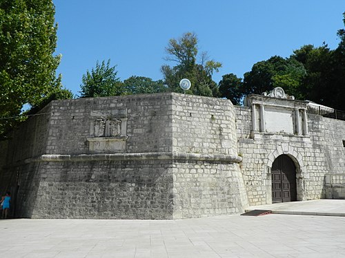 ZadarBuilding1 (fortifications of Zadar)