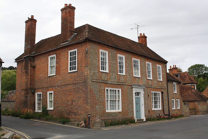 File:'Elm Lodge' at Wallingford Road - Streatley Hill junction - geograph.org.uk - 4276397.jpg