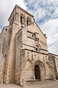 Église Saint-Pierre de Frontenay-Rohan-Rohan.jpg