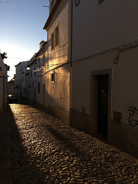 File:Évora -i---i- (39131839621).jpg