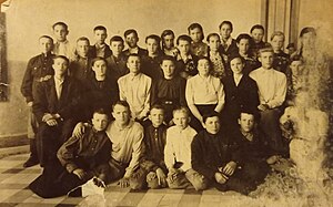 Учні і вчителі Селищенської школи, 1939.jpg