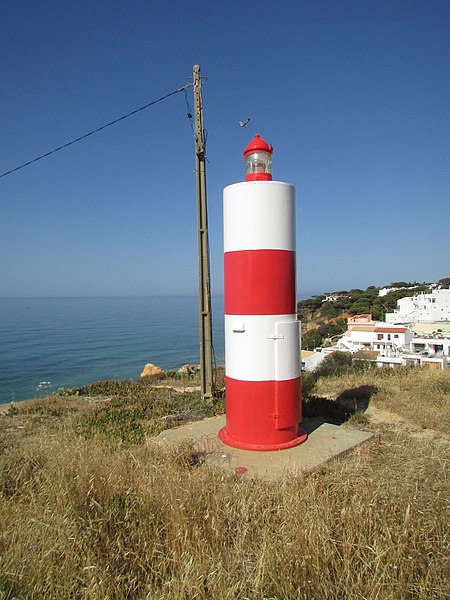 File:01-06-2017 Miradouro do Farol, Olhos de Água (2).JPG