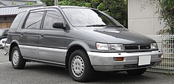 1991-1994 Mitsubishi Chariot.jpg