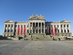 2016 Fachada del Palacio Legislativo de Montevideo.jpg