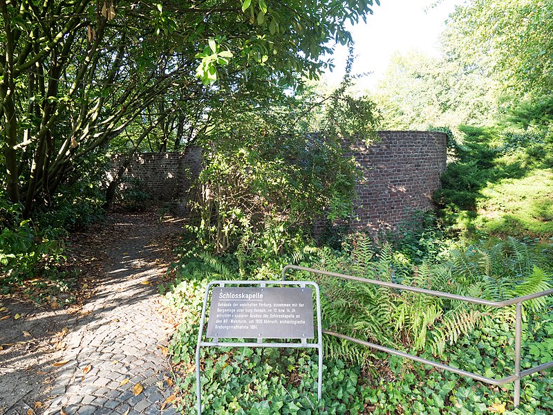 File:2020 09 18 Schloss Neersen Ruine der Schlosskapelle (1).jpg