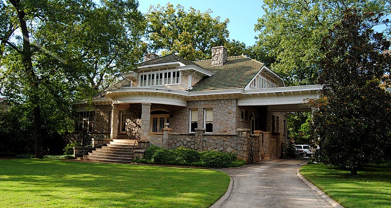 File:240 Woodlawn Ave, c. 1918, photographer facing NW.JPG