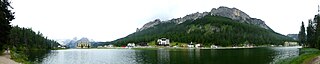 File:3,221m Gruppo del Cristallo 1,756m Lago di Misurina Italy ...