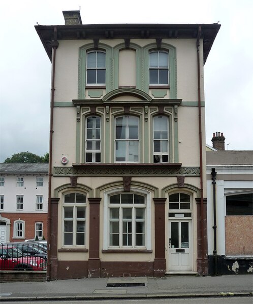 File:30 Grosvenor Road, Aldershot - geograph.org.uk - 4205297.jpg