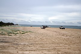 4WDs di Inskip Titik, 2009.jpg