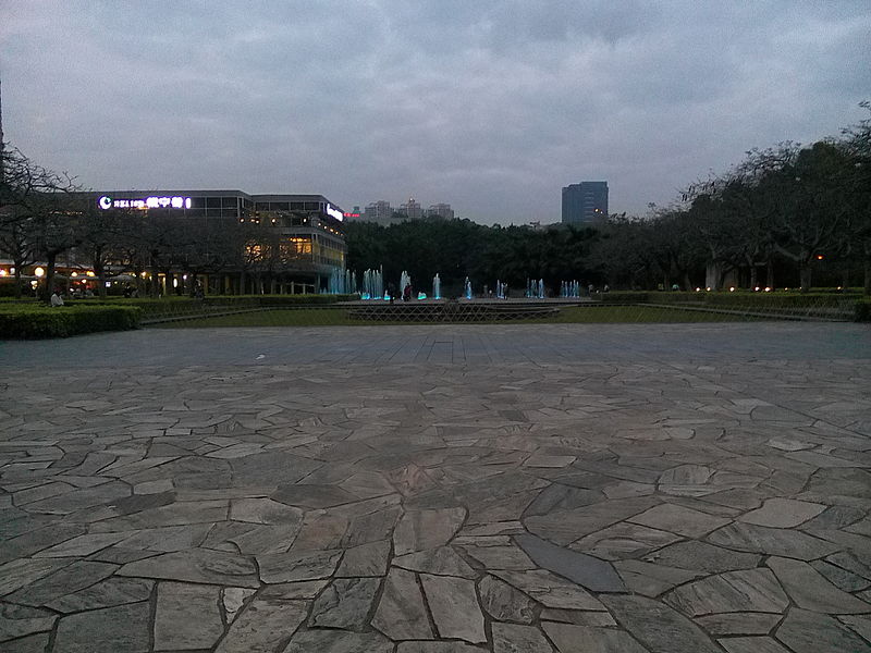 File:A public square in OCT, Shenzhen, China.jpg