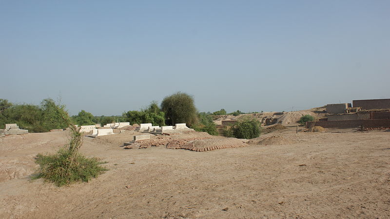 File:A view from top of Wanger Wala Tibba.JPG