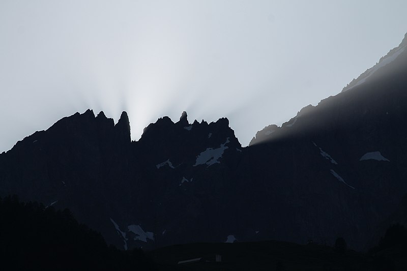 File:Aiguille, Monte Bianco.jpg