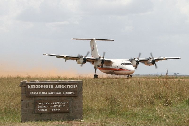 File:Airkenya Dash 7 UA-320-2.jpg