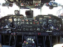 Antonow An-26 Cockpit a.jpg