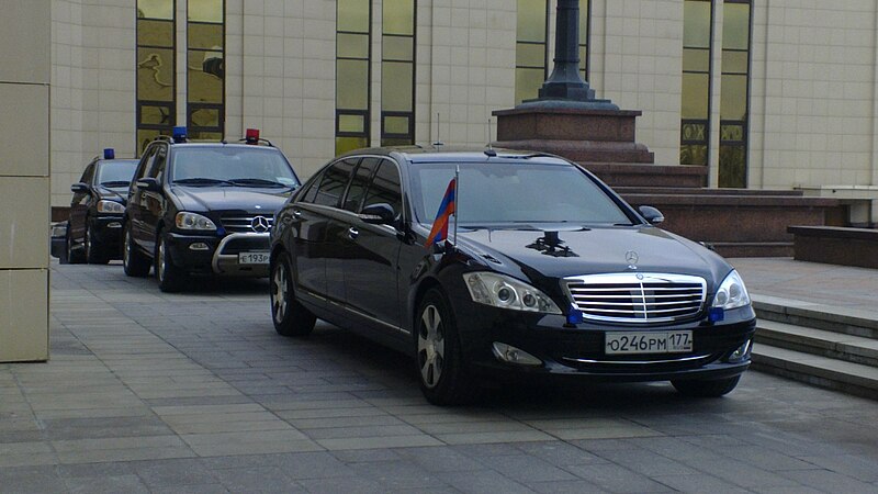 File:Armenian cortege in MSU 2011-2.jpg