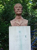 Augustus Lustig'in büstü