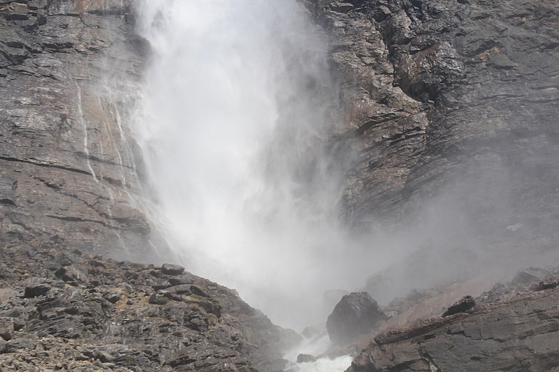 File:Awesome Takakkaw Falls IMG 4732.JPG