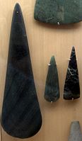 Haches cérémonielles, pierre verte polie, Néolithique