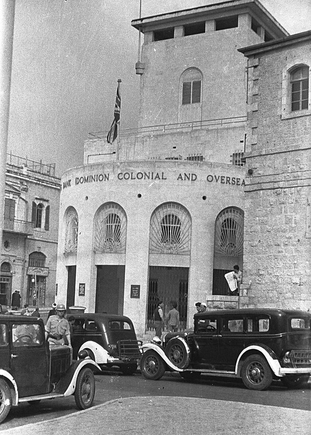 File:Barclays Bank, Jerusalem. 1942. matpc.21609.jpg - Wikimedia Commons