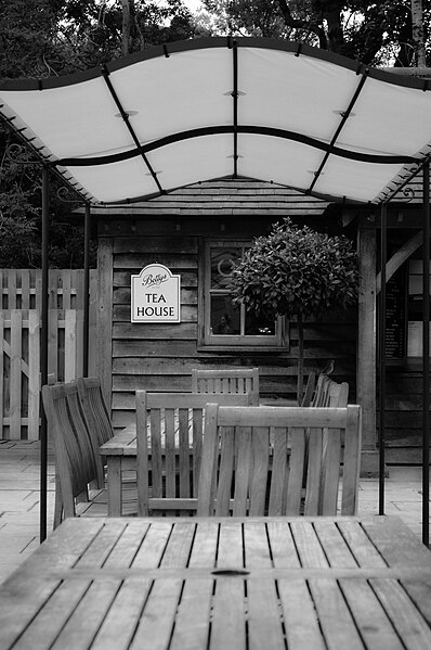 File:Bettys Tea House, Harlow Carr Gardens - geograph.org.uk - 4545611.jpg