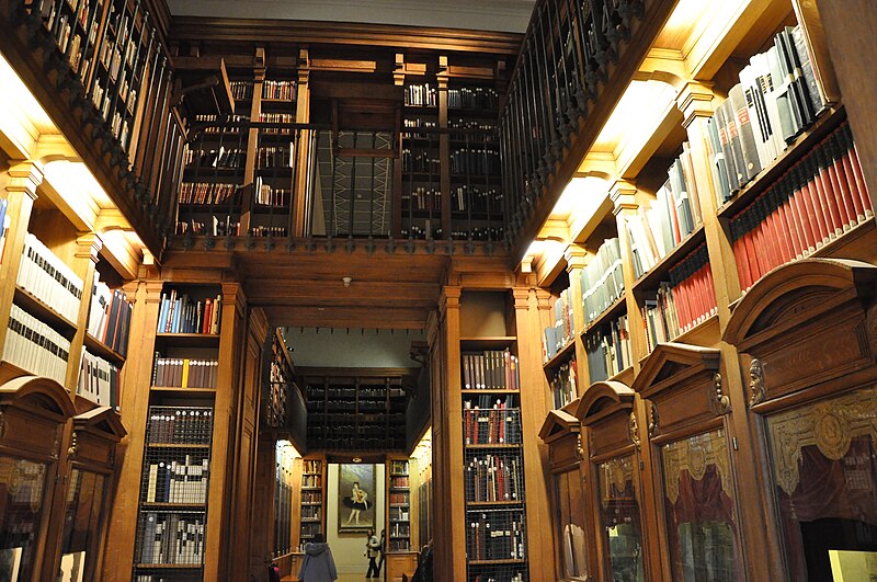 File:Bibliothèque de l'Opéra Garnier (Paris, France)..JPG